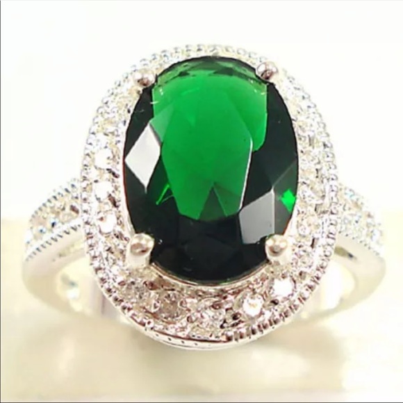 Jewelry - New Women’s 925 Silver Oval Cut Sapphire Ring
